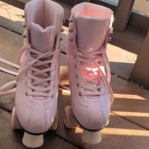 Dollskill pink US8 roller skates w glitter laces